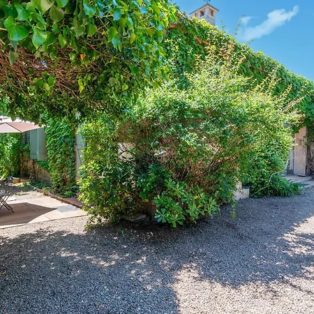 Amazing Home In Saint-Raphael بيت للعطل *