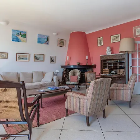 Stunning Home In Saint-Raphael With Wifi *